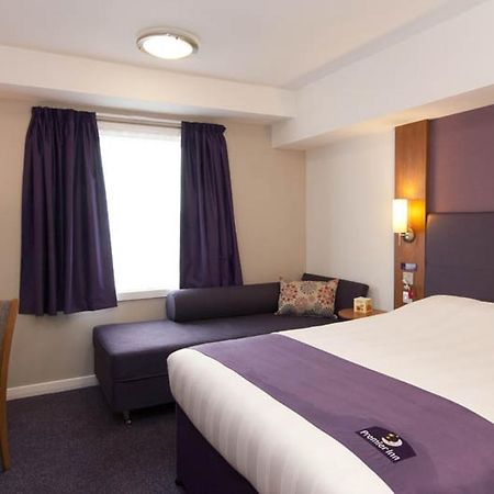 Premier Inn Exeter Central St. Davids Eksteriør billede