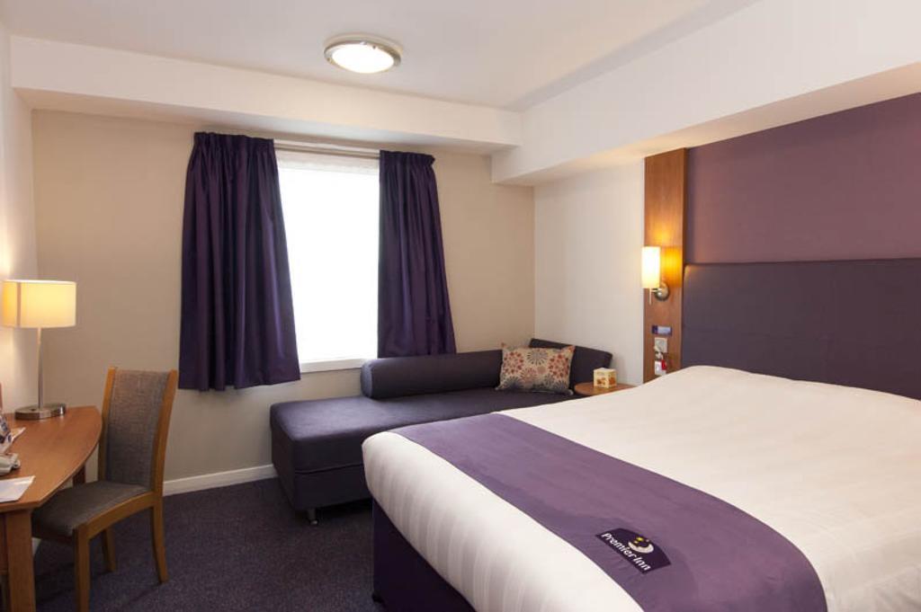 Premier Inn Exeter Central St. Davids Eksteriør billede