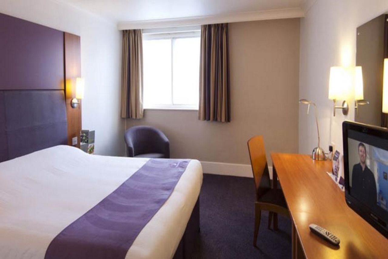 Premier Inn Exeter Central St. Davids Eksteriør billede