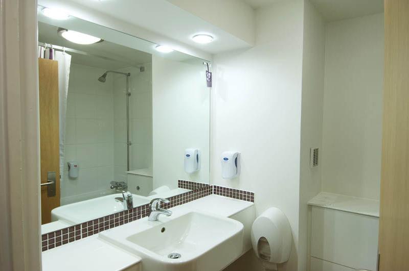 Premier Inn Exeter Central St. Davids Eksteriør billede